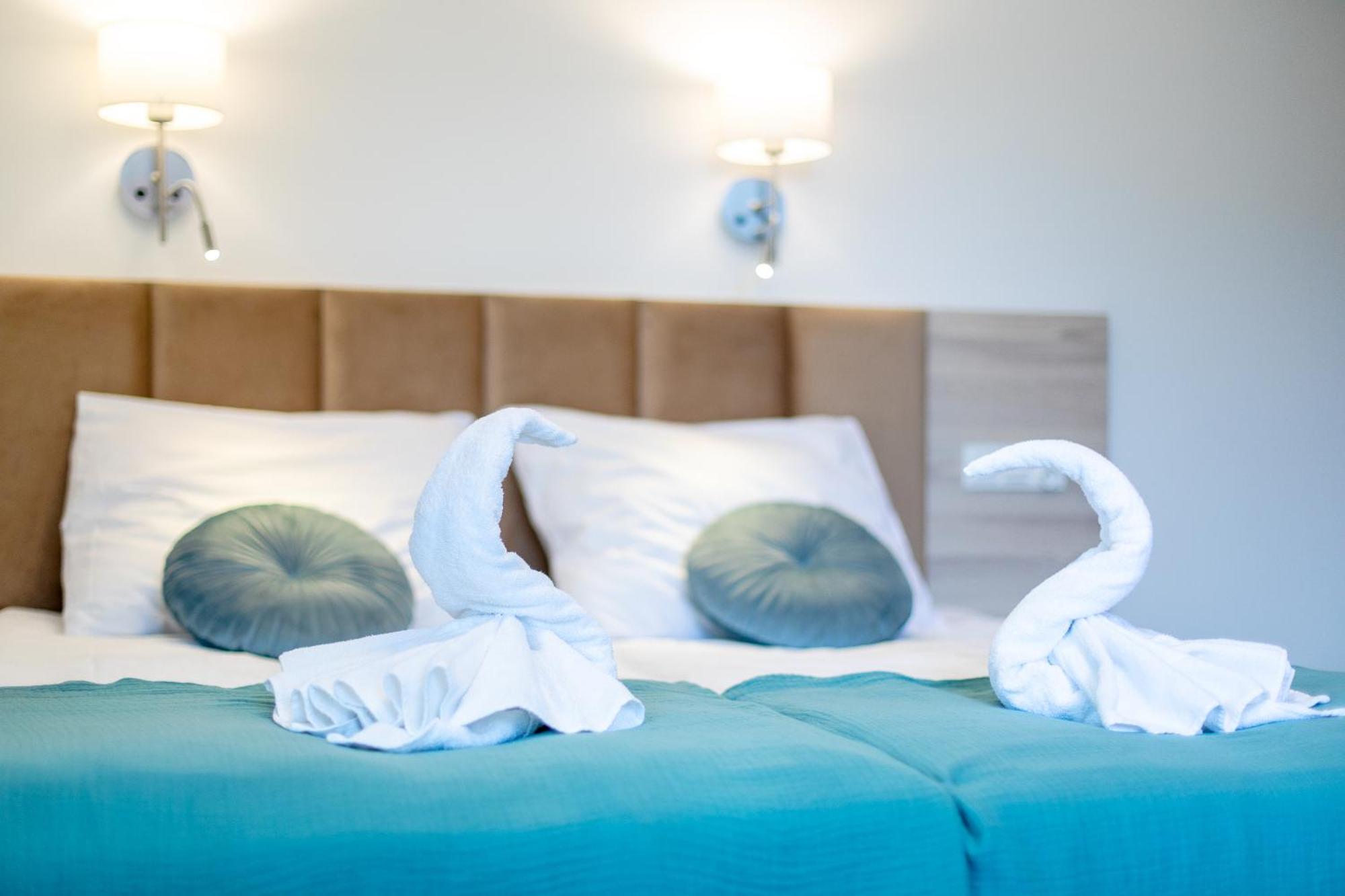 Apartamenty Przy Plazy Z Basenem Z Podgrzewana Woda I Mini Spa - Osrodek Kolonijno-Wczasowy Mewa Niechorze Ngoại thất bức ảnh
